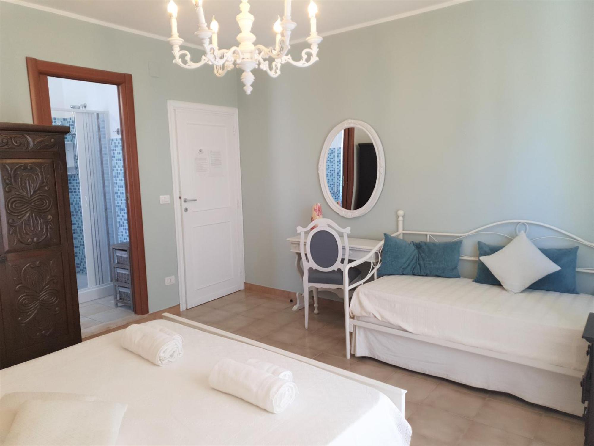 Blue Dolphin Guest House 阿尔盖罗 外观 照片