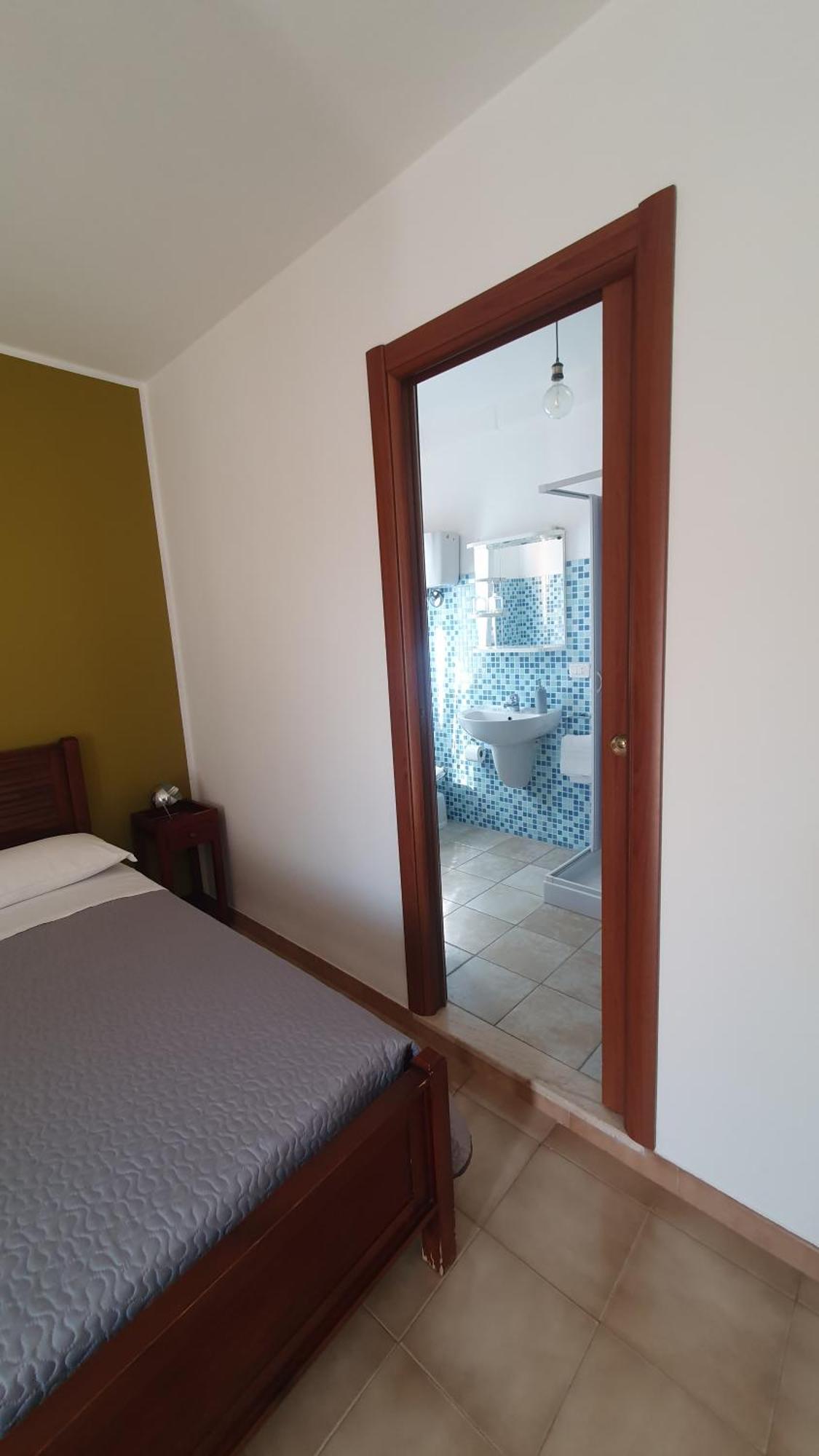 Blue Dolphin Guest House 阿尔盖罗 外观 照片